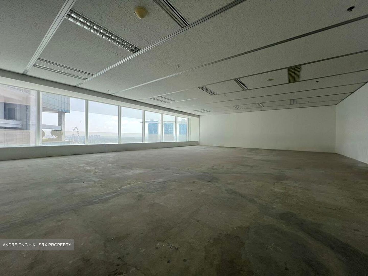 Singapore Land Tower (D1), Office #612423201